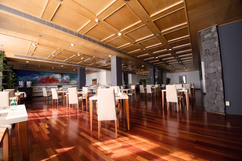 Hotel Escuela Santa Cruz Экстерьер фото